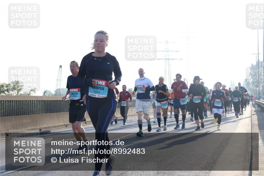 03.10.2025 - Köhlbrandbrückenlauf Luisa Fischer http://msf.ph/oto/8992483 03.10.2025 10:18:02 Position 3 1739, 1654 meine-sportfotos.de