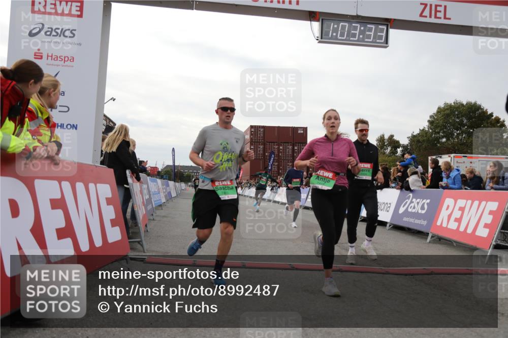 03.10.2025 - Köhlbrandbrückenlauf Yannick Fuchs http://msf.ph/oto/8992487 03.10.2025 16:03:31 Ziel 7094, 7224, 7284, 7418, 7485, 9103, 9632, 9666 meine-sportfotos.de
