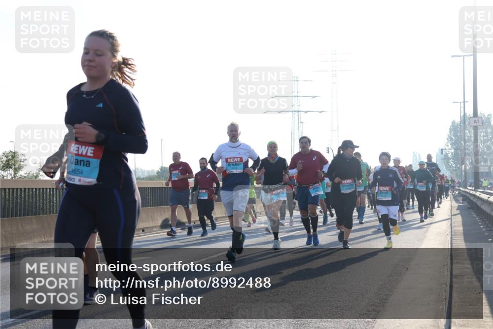 03.10.2025 - Köhlbrandbrückenlauf Luisa Fischer http://msf.ph/oto/8992488 03.10.2025 10:18:03 Position 3 1654, 3166, 1 meine-sportfotos.de