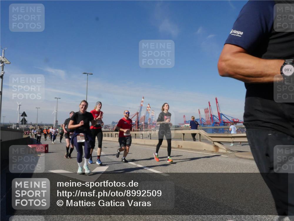 03.10.2025 - Köhlbrandbrückenlauf Matties Gatica Varas http://msf.ph/oto/8992509 03.10.2025 12:44:28 Position 2 7, 60 meine-sportfotos.de