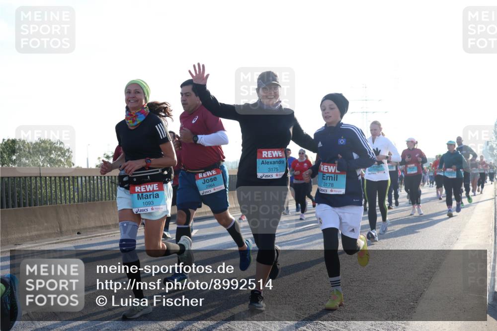 03.10.2025 - Köhlbrandbrückenlauf Luisa Fischer http://msf.ph/oto/8992514 03.10.2025 10:18:05 Position 3 1093, 2964, 3175, 3178 meine-sportfotos.de