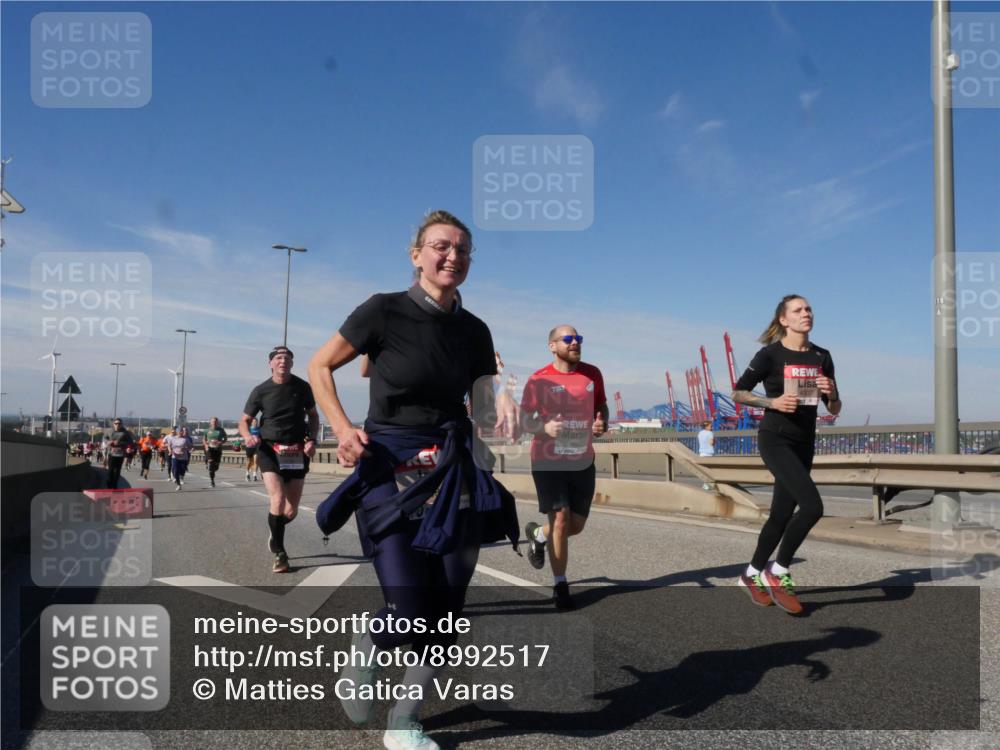 03.10.2025 - Köhlbrandbrückenlauf Matties Gatica Varas http://msf.ph/oto/8992517 03.10.2025 12:44:29 Position 2 4307 meine-sportfotos.de