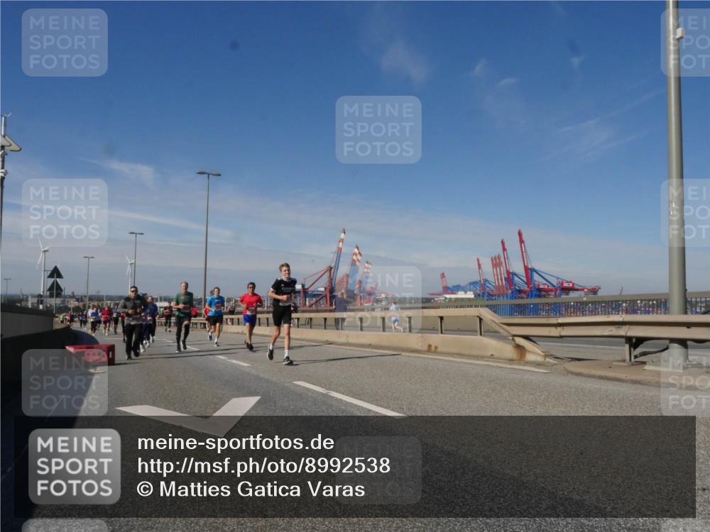 03.10.2025 - Köhlbrandbrückenlauf Matties Gatica Varas http://msf.ph/oto/8992538 03.10.2025 12:44:32 Position 2  meine-sportfotos.de