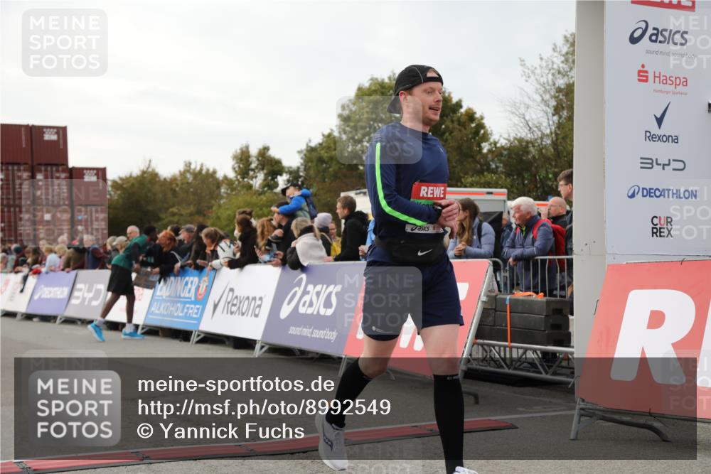 03.10.2025 - Köhlbrandbrückenlauf Yannick Fuchs http://msf.ph/oto/8992549 03.10.2025 16:03:33 Ziel 7094, 7224, 7284, 7418, 7485, 9103, 9484, 9632, 9666 meine-sportfotos.de