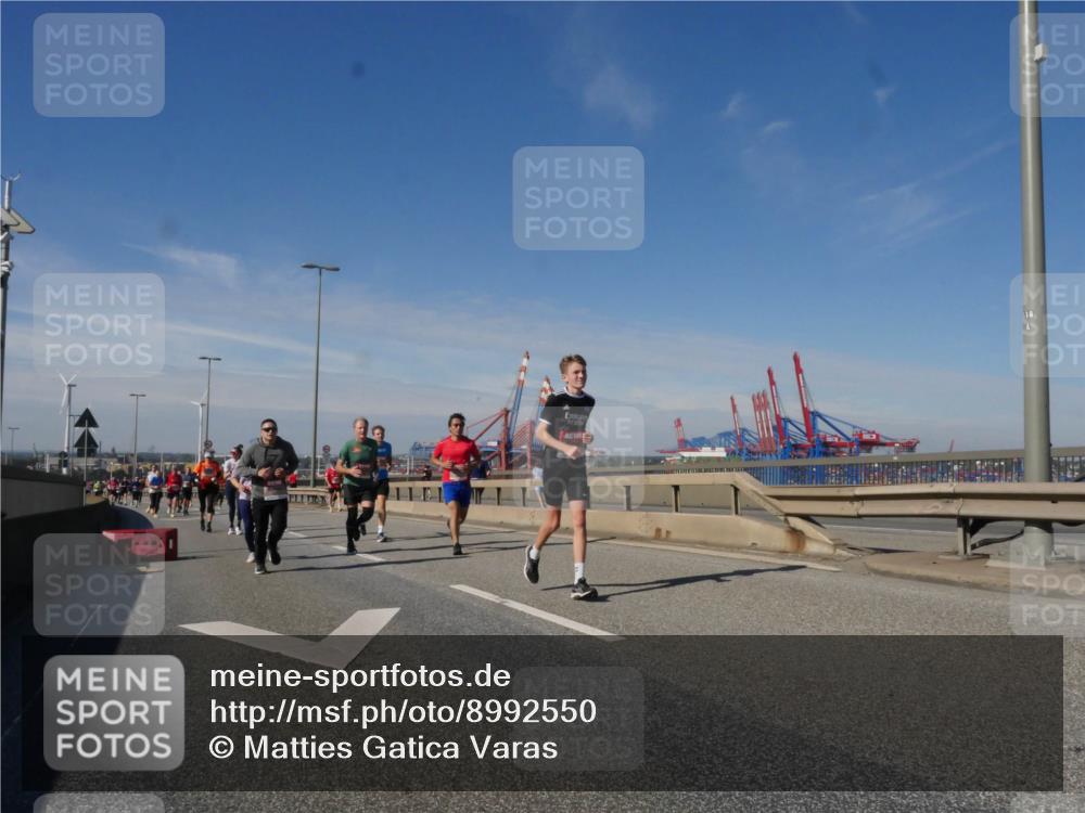 03.10.2025 - Köhlbrandbrückenlauf Matties Gatica Varas http://msf.ph/oto/8992550 03.10.2025 12:44:33 Position 2  meine-sportfotos.de