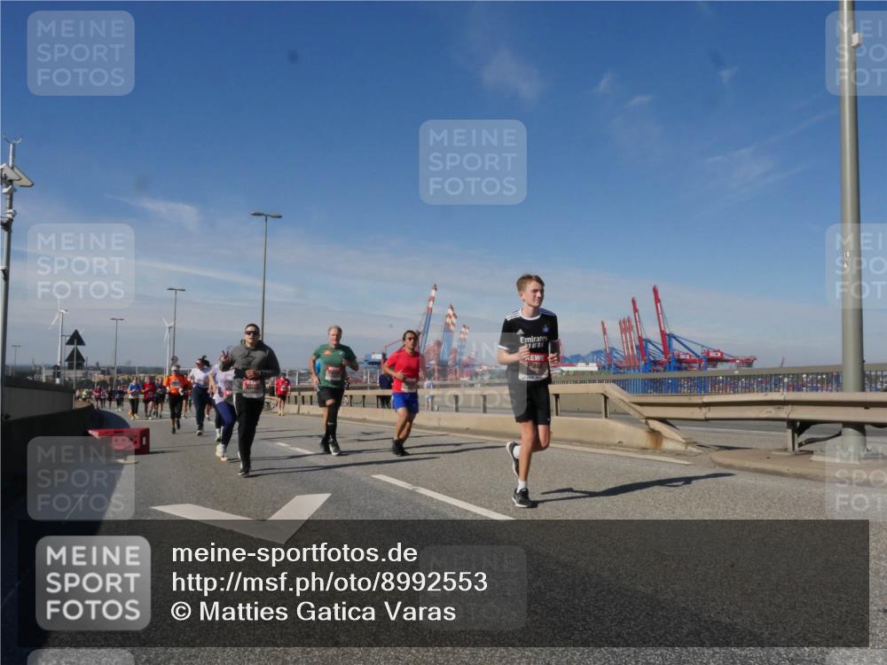 03.10.2025 - Köhlbrandbrückenlauf Matties Gatica Varas http://msf.ph/oto/8992553 03.10.2025 12:44:33 Position 2  meine-sportfotos.de