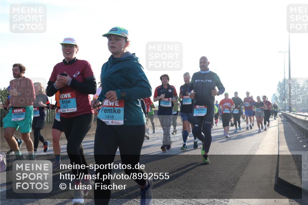 03.10.2025 - Köhlbrandbrückenlauf Luisa Fischer http://msf.ph/oto/8992555 03.10.2025 10:18:09 Position 3 2061, 1418, 3177, 2126 meine-sportfotos.de