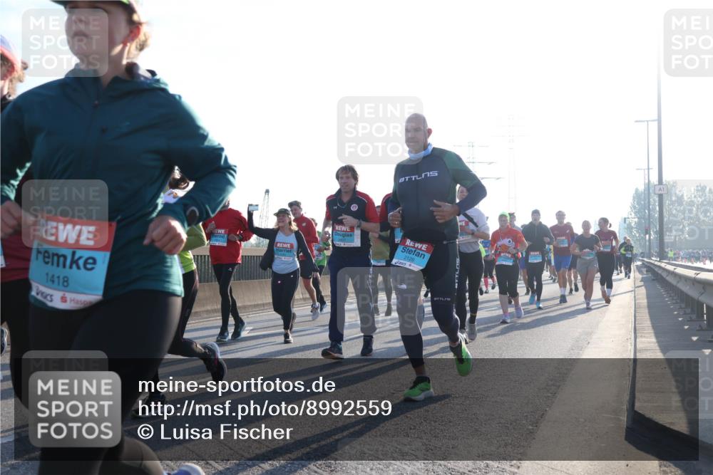 03.10.2025 - Köhlbrandbrückenlauf Luisa Fischer http://msf.ph/oto/8992559 03.10.2025 10:18:10 Position 3 1418, 2126, 1 meine-sportfotos.de