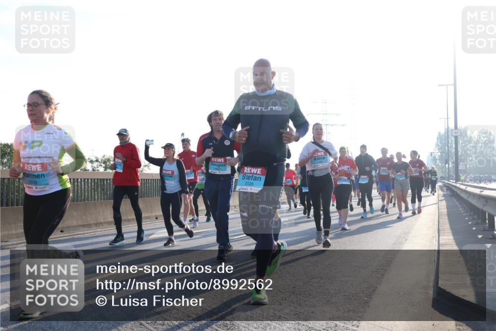 03.10.2025 - Köhlbrandbrückenlauf Luisa Fischer http://msf.ph/oto/8992562 03.10.2025 10:18:10 Position 3 3339, 3407, 2126 meine-sportfotos.de