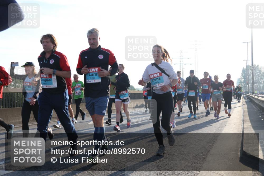 03.10.2025 - Köhlbrandbrückenlauf Luisa Fischer http://msf.ph/oto/8992570 03.10.2025 10:18:11 Position 3 3407, 3405, 1455 meine-sportfotos.de