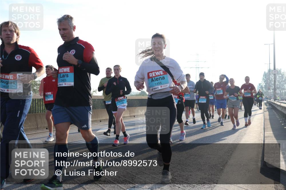 03.10.2025 - Köhlbrandbrückenlauf Luisa Fischer http://msf.ph/oto/8992573 03.10.2025 10:18:11 Position 3 3407, 3405, 1455 meine-sportfotos.de