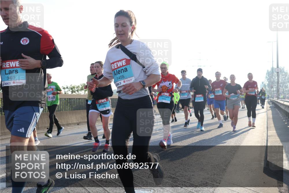 03.10.2025 - Köhlbrandbrückenlauf Luisa Fischer http://msf.ph/oto/8992577 03.10.2025 10:18:12 Position 3 3405, 1485, 1455 meine-sportfotos.de