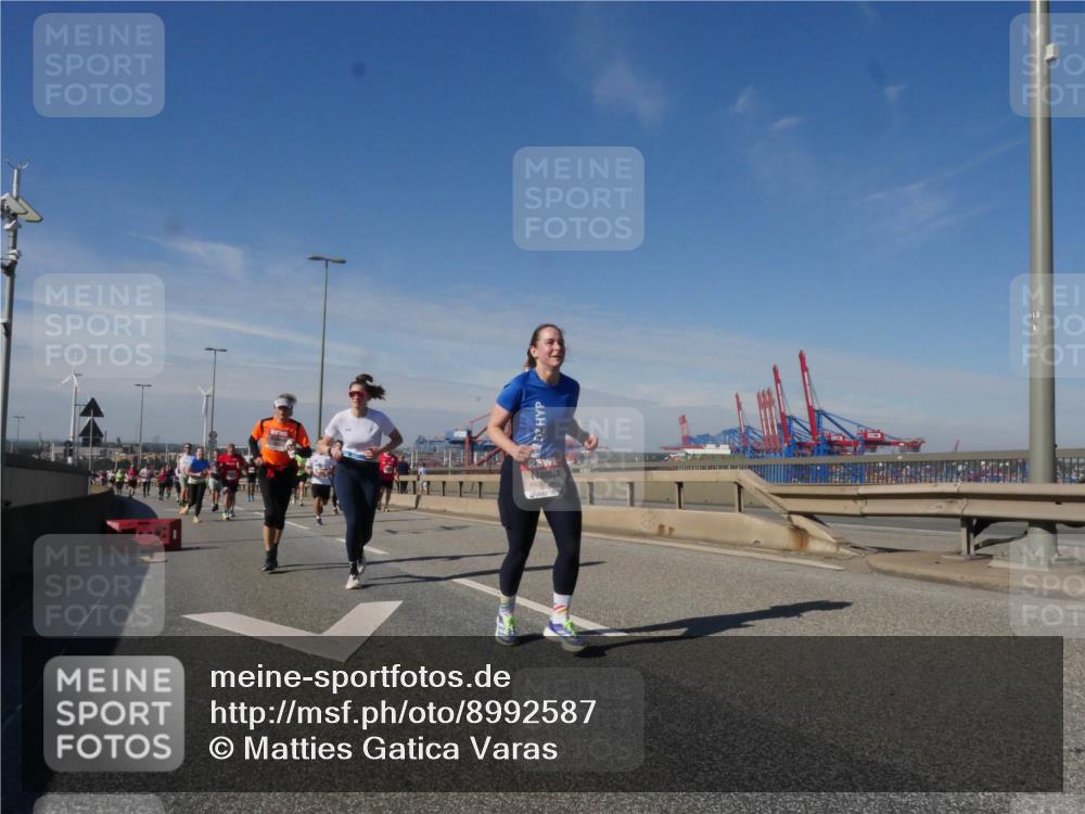 03.10.2025 - Köhlbrandbrückenlauf Matties Gatica Varas http://msf.ph/oto/8992587 03.10.2025 12:44:37 Position 2  meine-sportfotos.de
