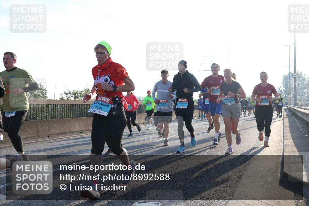 03.10.2025 - Köhlbrandbrückenlauf Luisa Fischer http://msf.ph/oto/8992588 03.10.2025 10:18:13 Position 3 665, 3699 meine-sportfotos.de