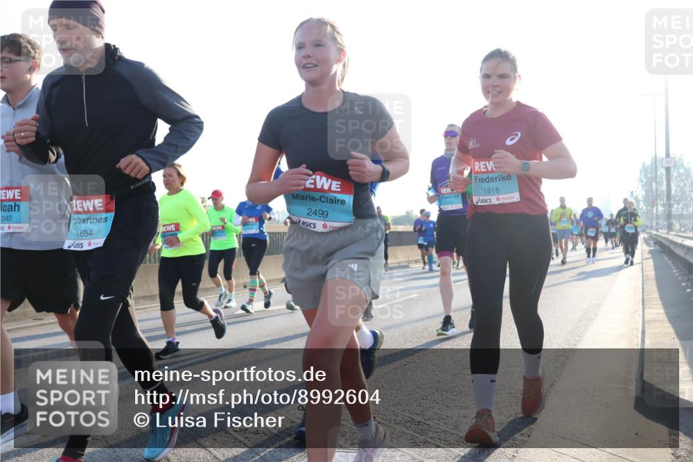 03.10.2025 - Köhlbrandbrückenlauf Luisa Fischer http://msf.ph/oto/8992604 03.10.2025 10:18:14 Position 3 2040, 2499, 1818, 1634 meine-sportfotos.de