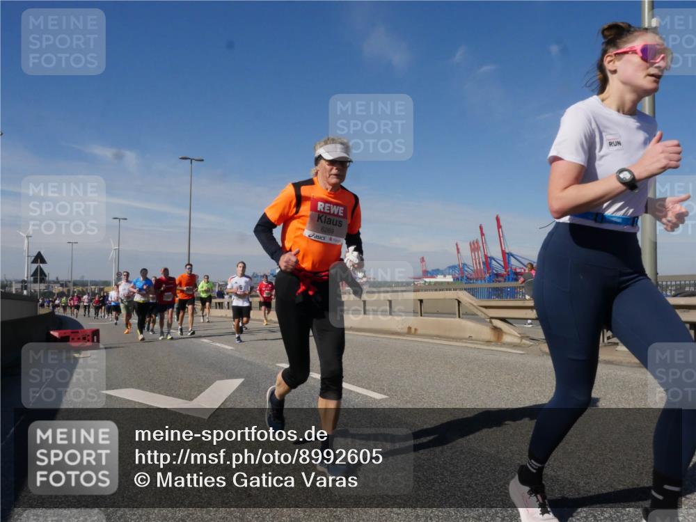 03.10.2025 - Köhlbrandbrückenlauf Matties Gatica Varas http://msf.ph/oto/8992605 03.10.2025 12:44:40 Position 2 6269 meine-sportfotos.de
