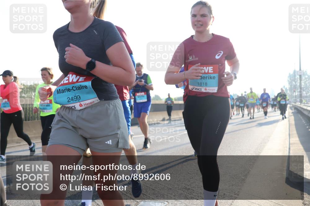 03.10.2025 - Köhlbrandbrückenlauf Luisa Fischer http://msf.ph/oto/8992606 03.10.2025 10:18:15 Position 3 10, 1818, 2499 meine-sportfotos.de