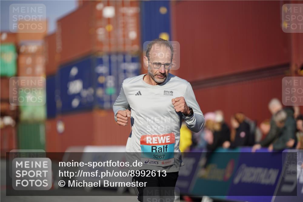 03.10.2025 - Köhlbrandbrückenlauf Michael Burmester http://msf.ph/oto/8992613 03.10.2025 09:52:23 Ziel 2937, 3267 meine-sportfotos.de