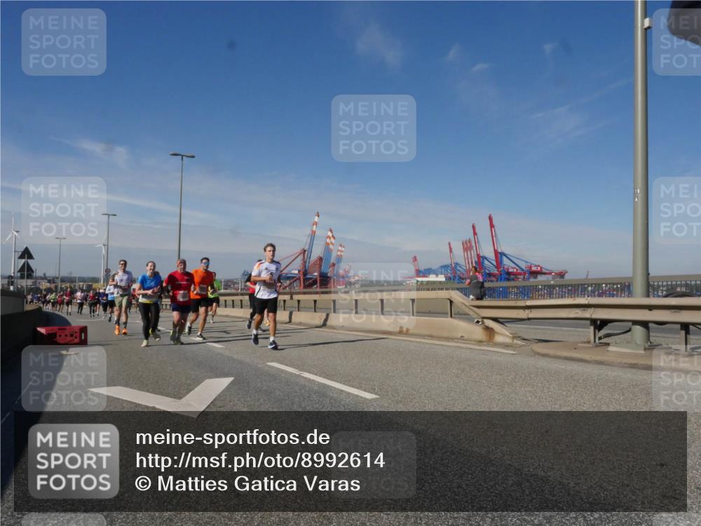 03.10.2025 - Köhlbrandbrückenlauf Matties Gatica Varas http://msf.ph/oto/8992614 03.10.2025 12:44:41 Position 2 118 meine-sportfotos.de