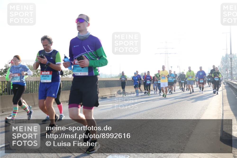 03.10.2025 - Köhlbrandbrückenlauf Luisa Fischer http://msf.ph/oto/8992616 03.10.2025 10:18:16 Position 3 3691, 2034, 1 meine-sportfotos.de