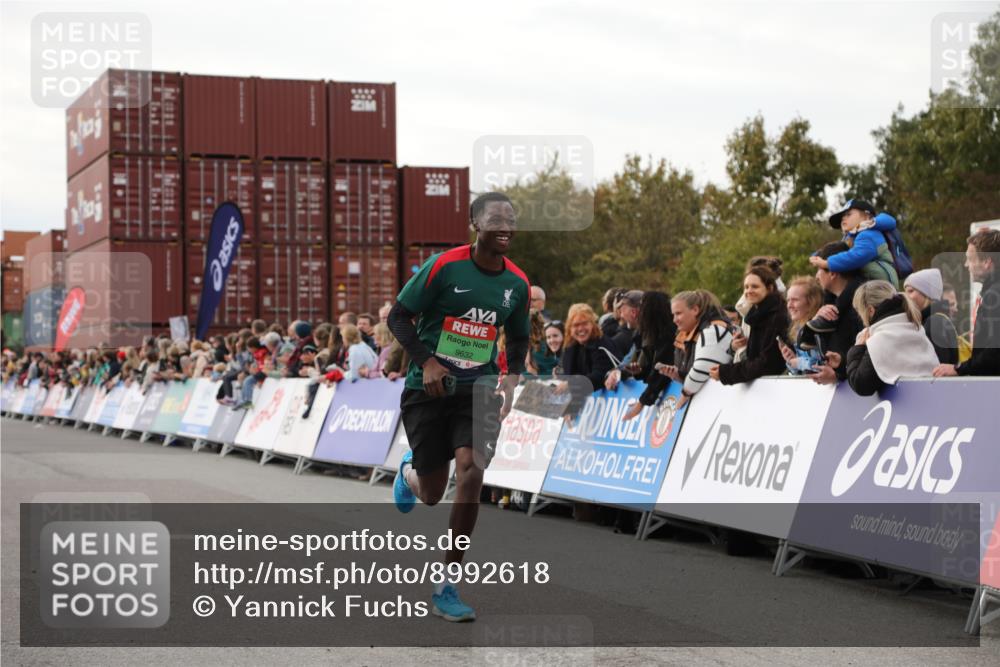 03.10.2025 - Köhlbrandbrückenlauf Yannick Fuchs http://msf.ph/oto/8992618 03.10.2025 16:03:36 Ziel 7284, 9103, 9484, 9632, 9666 meine-sportfotos.de