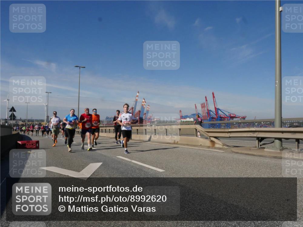 03.10.2025 - Köhlbrandbrückenlauf Matties Gatica Varas http://msf.ph/oto/8992620 03.10.2025 12:44:41 Position 2  meine-sportfotos.de