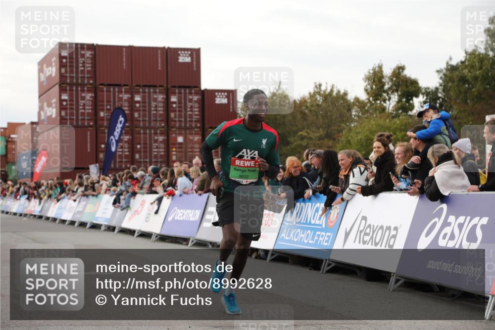 03.10.2025 - Köhlbrandbrückenlauf Yannick Fuchs http://msf.ph/oto/8992628 03.10.2025 16:03:36 Ziel 7284, 9103, 9484, 9632, 9666 meine-sportfotos.de