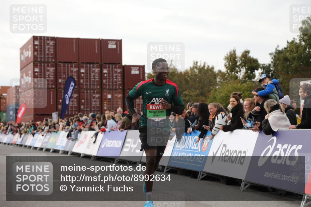 03.10.2025 - Köhlbrandbrückenlauf Yannick Fuchs http://msf.ph/oto/8992634 03.10.2025 16:03:36 Ziel 7284, 9103, 9484, 9632, 9666 meine-sportfotos.de