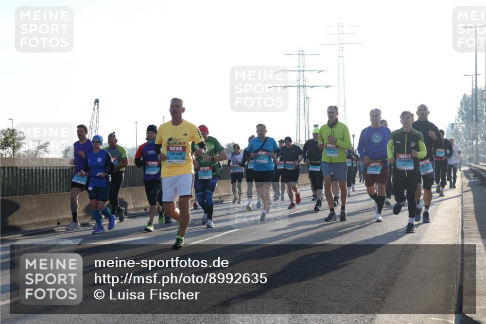 03.10.2025 - Köhlbrandbrückenlauf Luisa Fischer http://msf.ph/oto/8992635 03.10.2025 10:18:18 Position 3 1922 meine-sportfotos.de