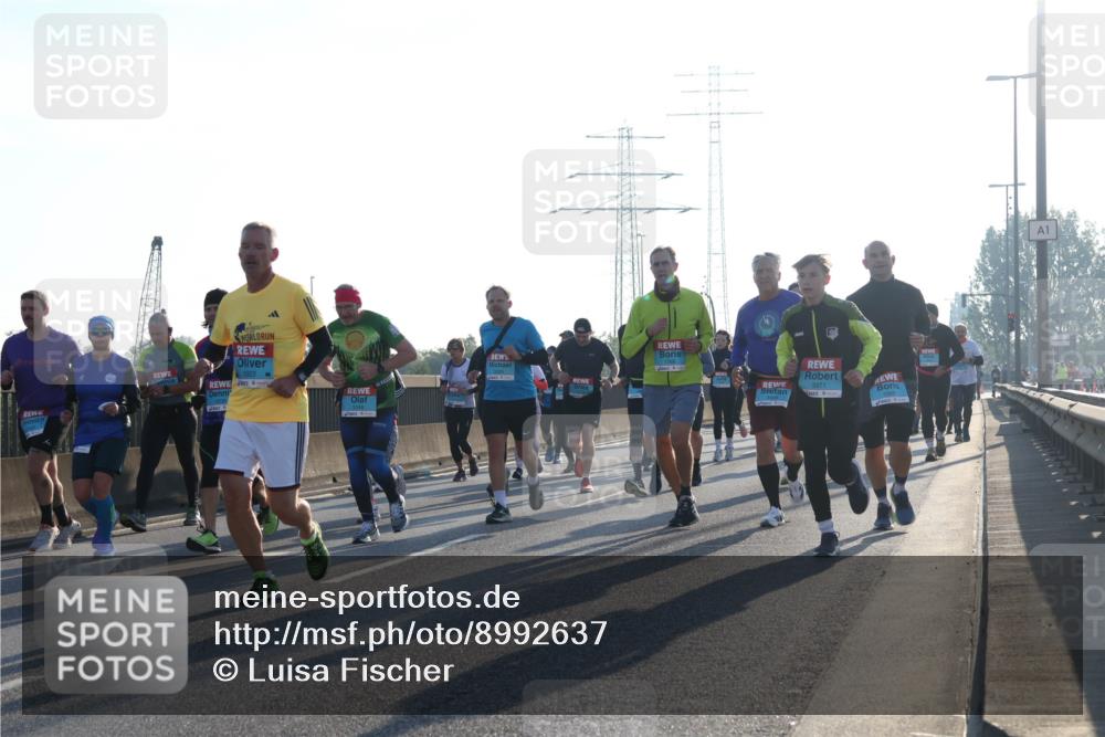 03.10.2025 - Köhlbrandbrückenlauf Luisa Fischer http://msf.ph/oto/8992637 03.10.2025 10:18:18 Position 3 1922, 3371, 1 meine-sportfotos.de