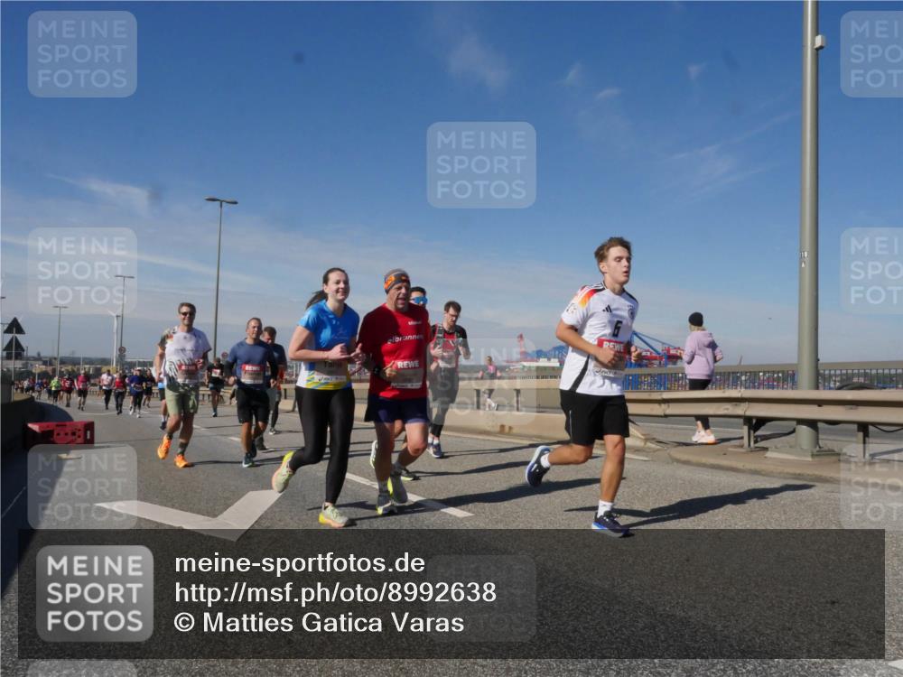 03.10.2025 - Köhlbrandbrückenlauf Matties Gatica Varas http://msf.ph/oto/8992638 03.10.2025 12:44:43 Position 2 6 meine-sportfotos.de