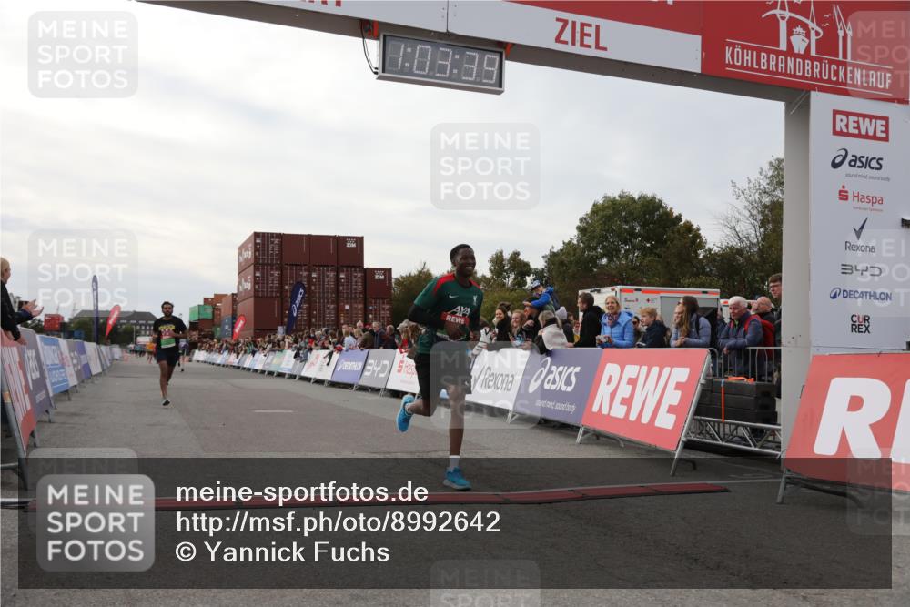 03.10.2025 - Köhlbrandbrückenlauf Yannick Fuchs http://msf.ph/oto/8992642 03.10.2025 16:03:37 Ziel 7284, 8980, 8981, 9484, 9632, 9666 meine-sportfotos.de