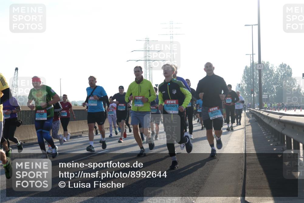 03.10.2025 - Köhlbrandbrückenlauf Luisa Fischer http://msf.ph/oto/8992644 03.10.2025 10:18:19 Position 3 3371, 3369, 1 meine-sportfotos.de