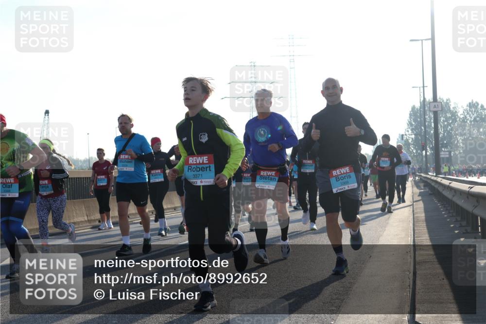 03.10.2025 - Köhlbrandbrückenlauf Luisa Fischer http://msf.ph/oto/8992652 03.10.2025 10:18:19 Position 3 3348, 3229, 3371, 3406, 3369, 1 meine-sportfotos.de