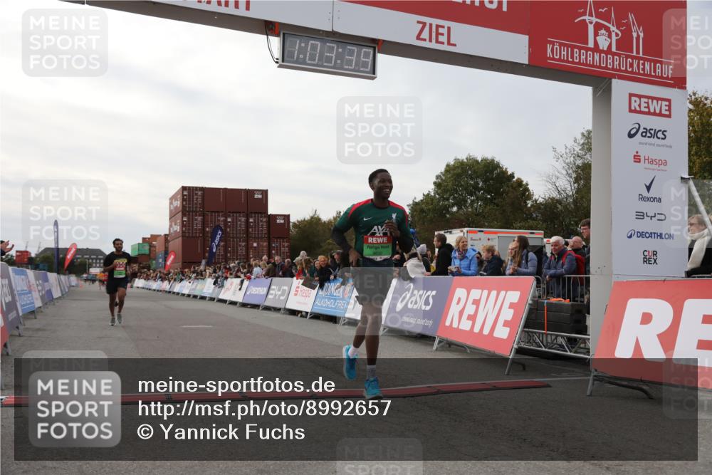 03.10.2025 - Köhlbrandbrückenlauf Yannick Fuchs http://msf.ph/oto/8992657 03.10.2025 16:03:37 Ziel 7284, 8980, 8981, 9484, 9632, 9666 meine-sportfotos.de