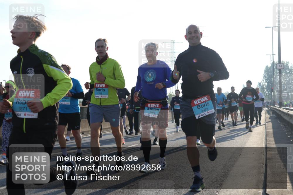 03.10.2025 - Köhlbrandbrückenlauf Luisa Fischer http://msf.ph/oto/8992658 03.10.2025 10:18:20 Position 3 3371, 3229, 1768, 3406, 3369, 1 meine-sportfotos.de