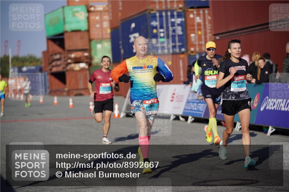 03.10.2025 - Köhlbrandbrückenlauf Michael Burmester http://msf.ph/oto/8992667 03.10.2025 09:52:34 Ziel 1019, 1055, 2792, 3008, 3610 meine-sportfotos.de