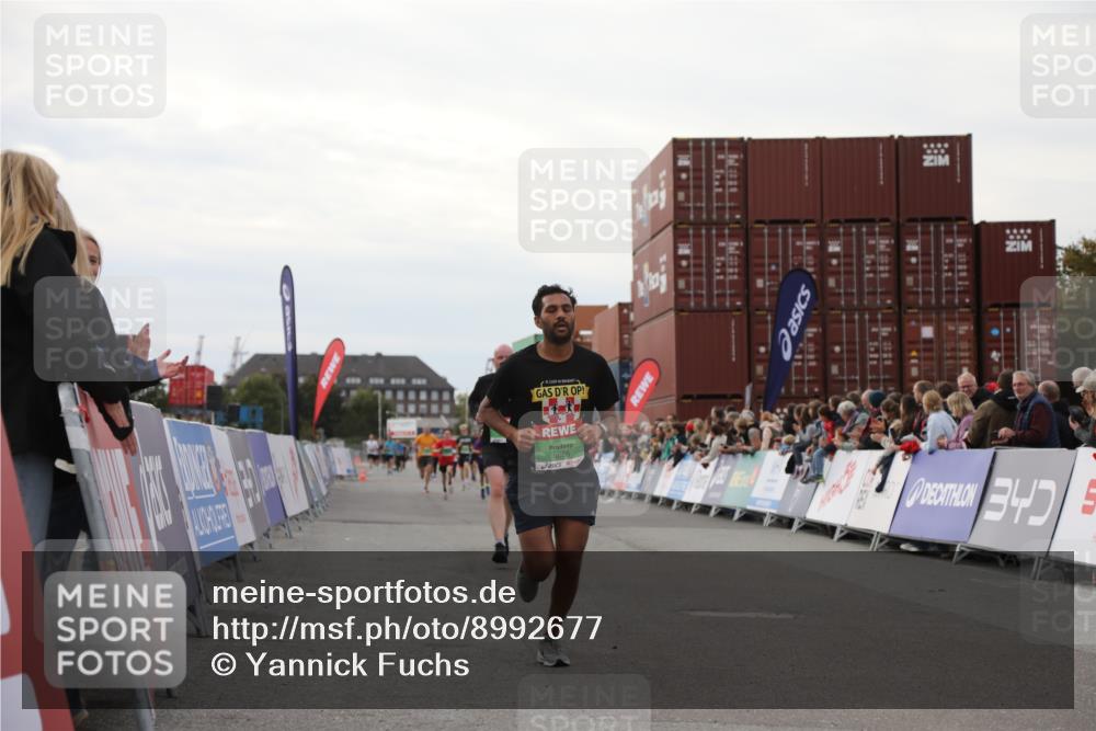 03.10.2025 - Köhlbrandbrückenlauf Yannick Fuchs http://msf.ph/oto/8992677 03.10.2025 16:03:38 Ziel 7284, 7409, 8980, 8981, 9484, 9632, 9666 meine-sportfotos.de