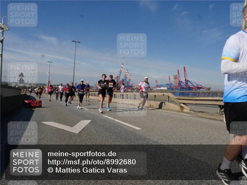 03.10.2025 - Köhlbrandbrückenlauf Matties Gatica Varas http://msf.ph/oto/8992680 03.10.2025 12:44:48 Position 2  meine-sportfotos.de