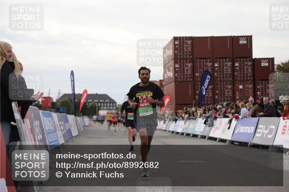 03.10.2025 - Köhlbrandbrückenlauf Yannick Fuchs http://msf.ph/oto/8992682 03.10.2025 16:03:38 Ziel 7284, 7409, 8980, 8981, 9484, 9632, 9666 meine-sportfotos.de