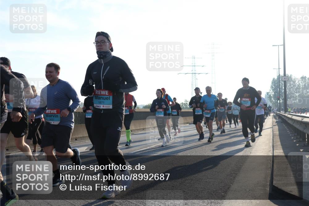 03.10.2025 - Köhlbrandbrückenlauf Luisa Fischer http://msf.ph/oto/8992687 03.10.2025 10:18:23 Position 3 3037, 1871 meine-sportfotos.de