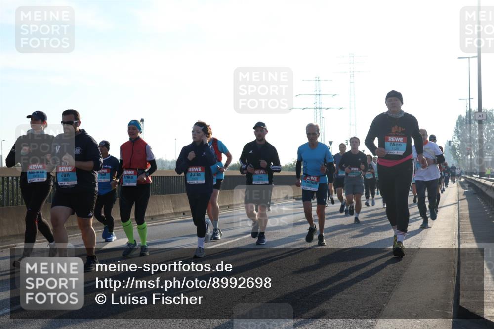 03.10.2025 - Köhlbrandbrückenlauf Luisa Fischer http://msf.ph/oto/8992698 03.10.2025 10:18:24 Position 3 1979, 2905, 1632, 1329, 1 meine-sportfotos.de