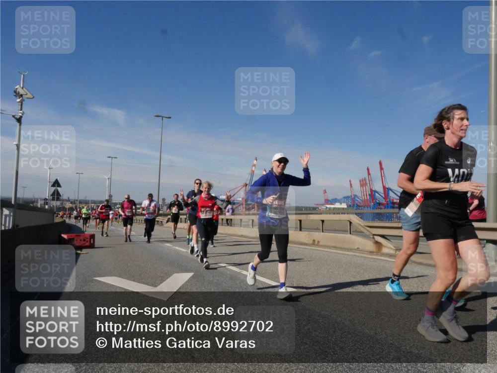 03.10.2025 - Köhlbrandbrückenlauf Matties Gatica Varas http://msf.ph/oto/8992702 03.10.2025 12:44:51 Position 2  meine-sportfotos.de