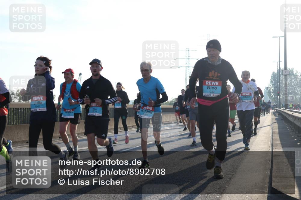 03.10.2025 - Köhlbrandbrückenlauf Luisa Fischer http://msf.ph/oto/8992708 03.10.2025 10:18:25 Position 3 1909, 1757, 3734, 2902, 1329, 1 meine-sportfotos.de