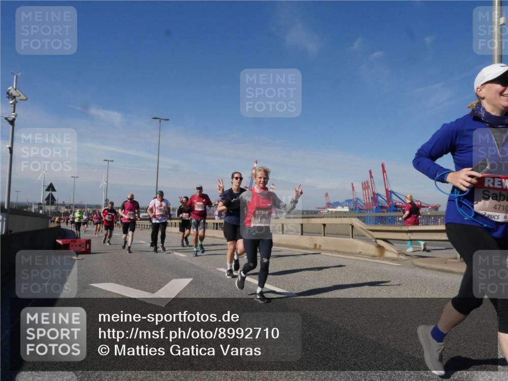 03.10.2025 - Köhlbrandbrückenlauf Matties Gatica Varas http://msf.ph/oto/8992710 03.10.2025 12:44:52 Position 2 4710 meine-sportfotos.de
