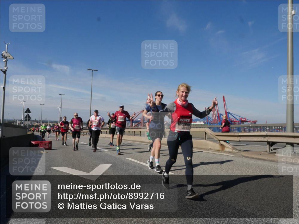 03.10.2025 - Köhlbrandbrückenlauf Matties Gatica Varas http://msf.ph/oto/8992716 03.10.2025 12:44:52 Position 2 6273, 118 meine-sportfotos.de