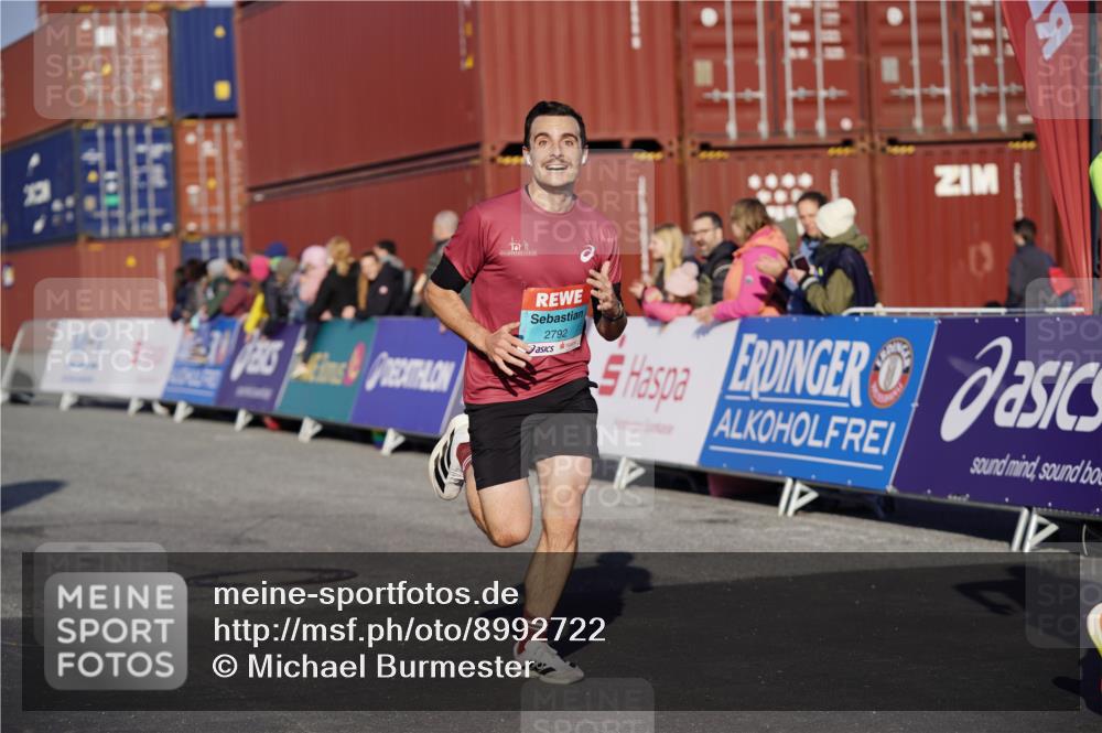 03.10.2025 - Köhlbrandbrückenlauf Michael Burmester http://msf.ph/oto/8992722 03.10.2025 09:52:37 Ziel 1019, 1055, 2792, 3008, 3610, 3712 meine-sportfotos.de