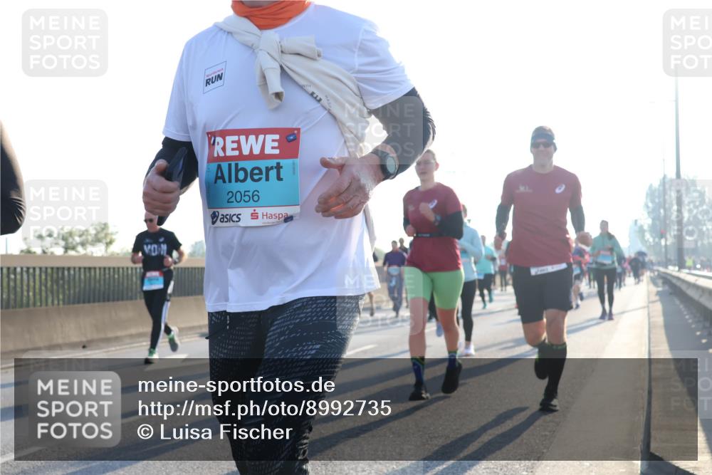 03.10.2025 - Köhlbrandbrückenlauf Luisa Fischer http://msf.ph/oto/8992735 03.10.2025 10:18:27 Position 3 2056 meine-sportfotos.de