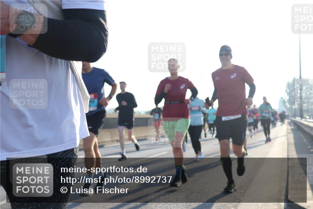 03.10.2025 - Köhlbrandbrückenlauf Luisa Fischer http://msf.ph/oto/8992737 03.10.2025 10:18:28 Position 3 4111 meine-sportfotos.de