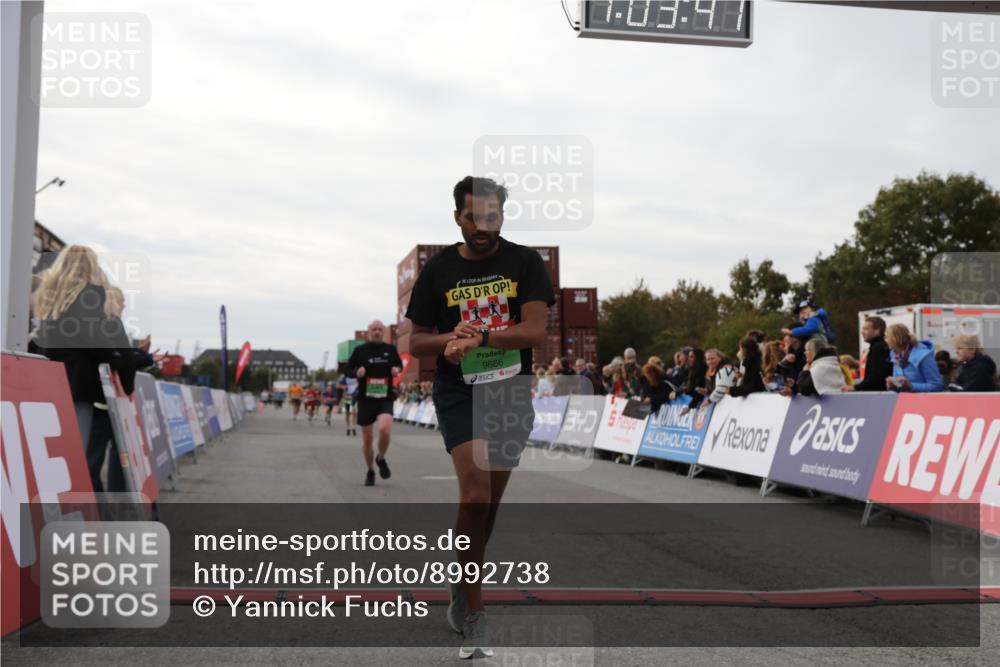 03.10.2025 - Köhlbrandbrückenlauf Yannick Fuchs http://msf.ph/oto/8992738 03.10.2025 16:03:40 Ziel 7409, 8980, 8981, 9484, 9632, 9666 meine-sportfotos.de